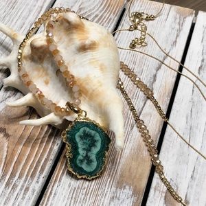 NWOT Beaded Solar Quartz Pendant – Green WZJ9691